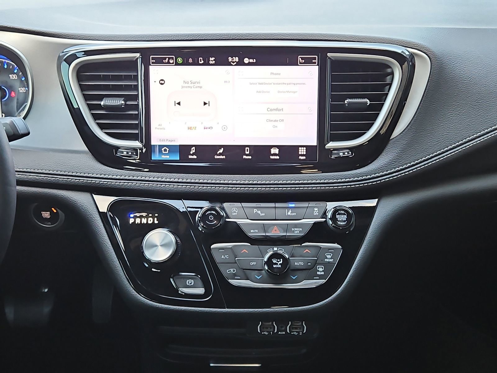 Used 2024 Chrysler Pacifica Touring image 15