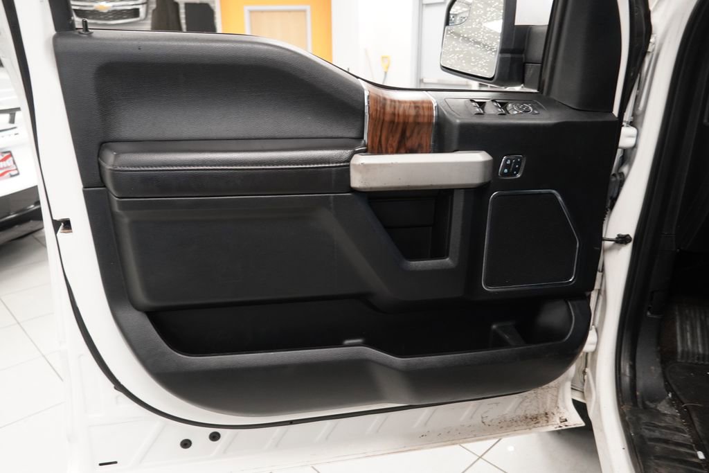 Used 2019 Ford F150 Lariat w/ Trailer Tow Package image 15