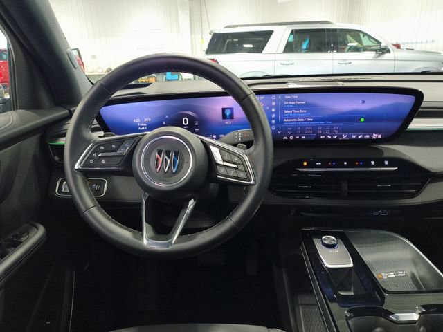 Used 2025 Buick Enclave Preferred AWD/4WD image 10