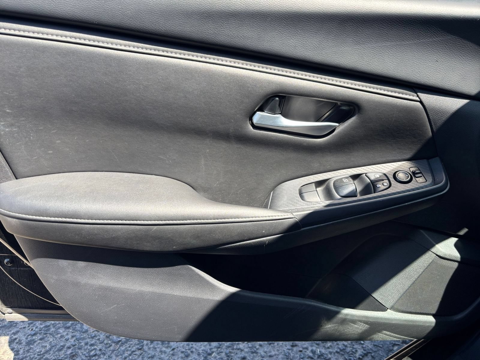 Used 2025 Nissan Sentra SV FWD image 15
