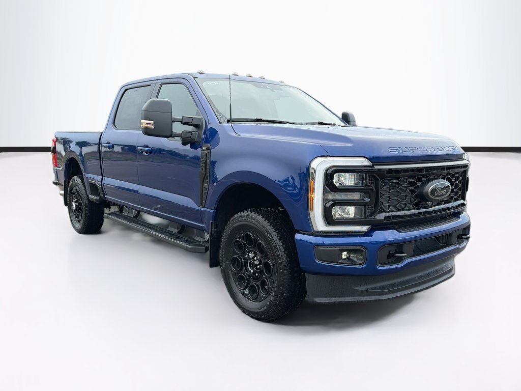 New 2026 Ford F250 XLT w/ XLT Premium Package AWD/4WD image 3