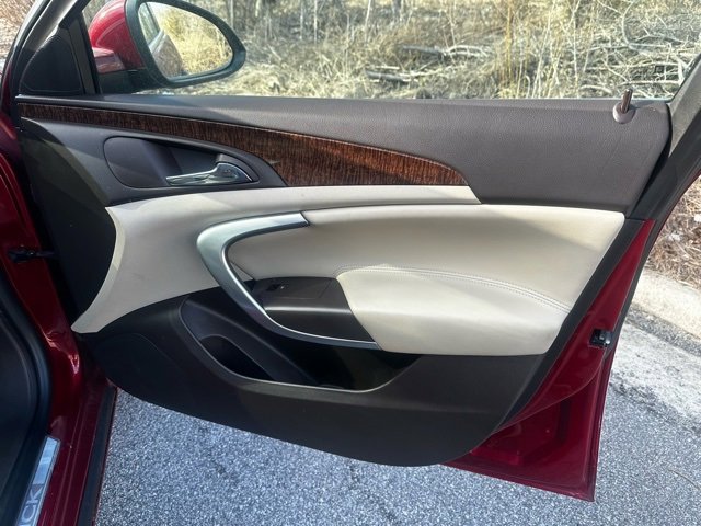 Used 2013 Buick Regal Premium image 16