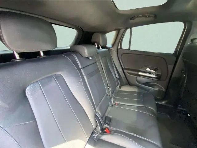 Used 2021 Mercedes-Benz GLA 250 4MATIC image 26