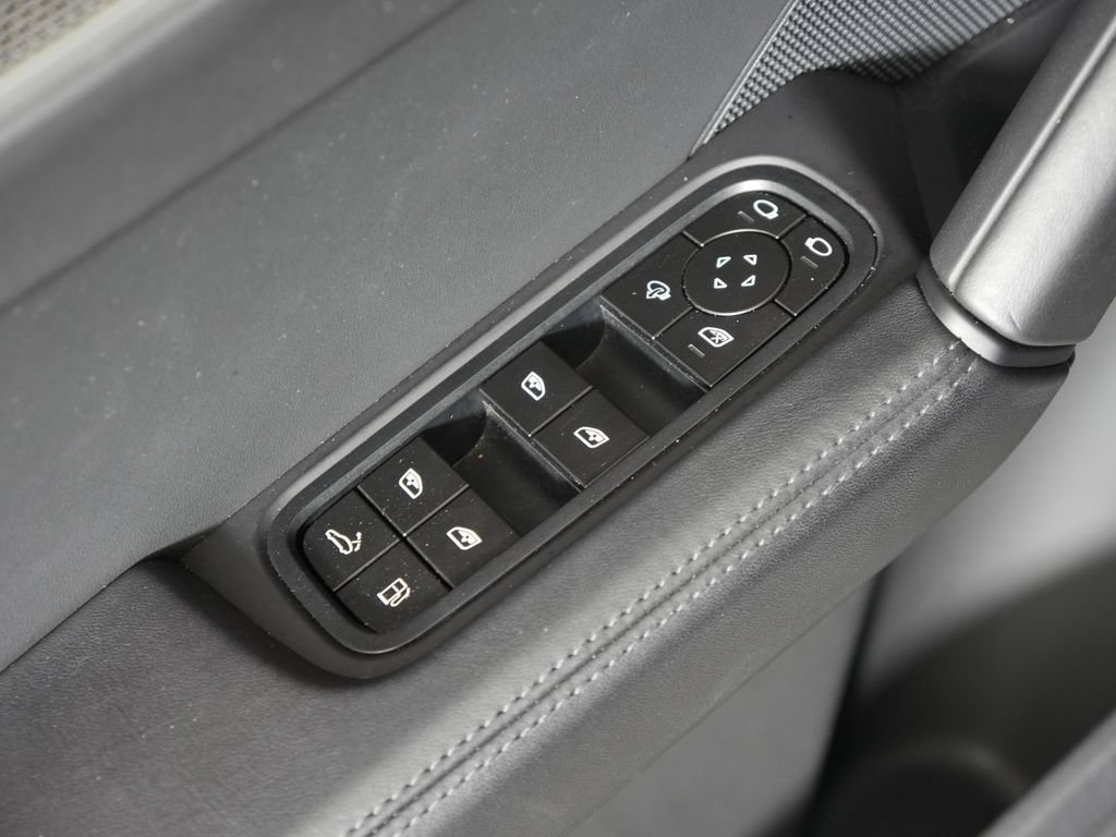 Certified 2024 Porsche Cayenne Turbo AWD/4WD image 21