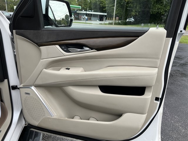Used 2020 Cadillac Escalade Premium Luxury AWD/4WD image 39