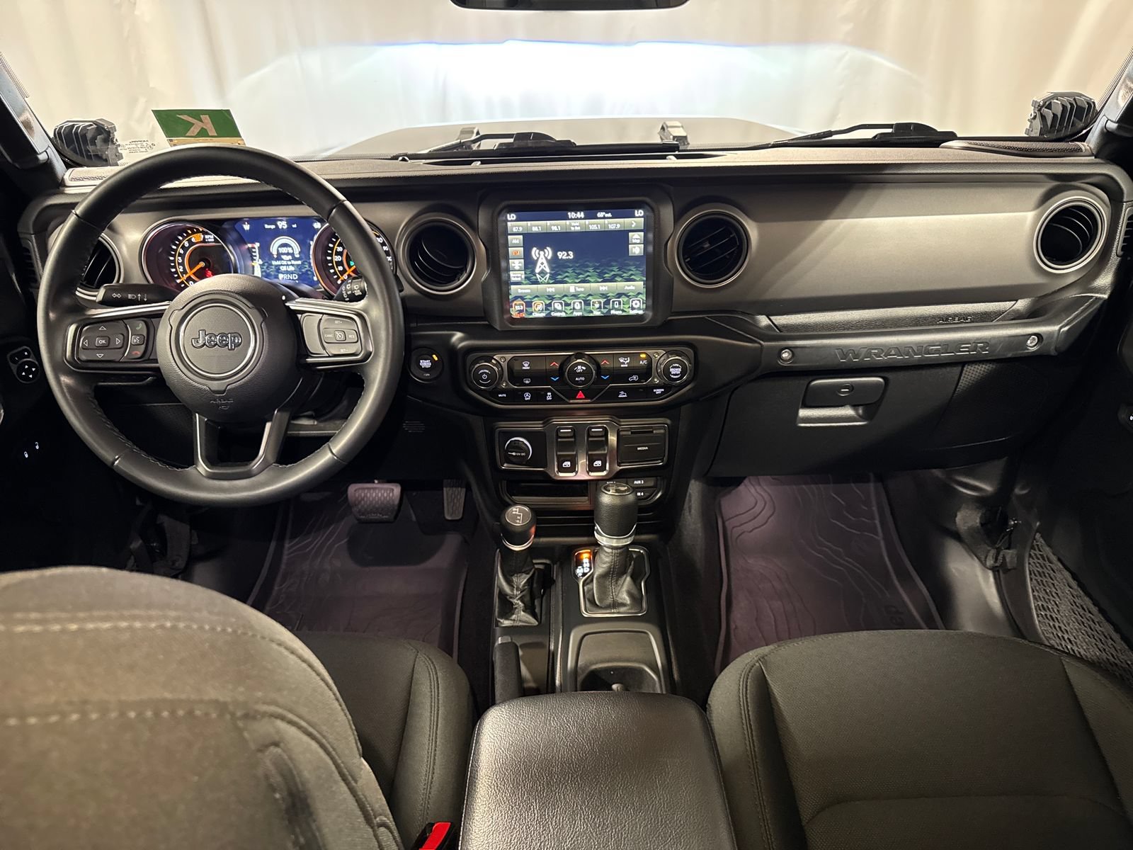 Used 2022 Jeep Wrangler Sport AWD/4WD image 4