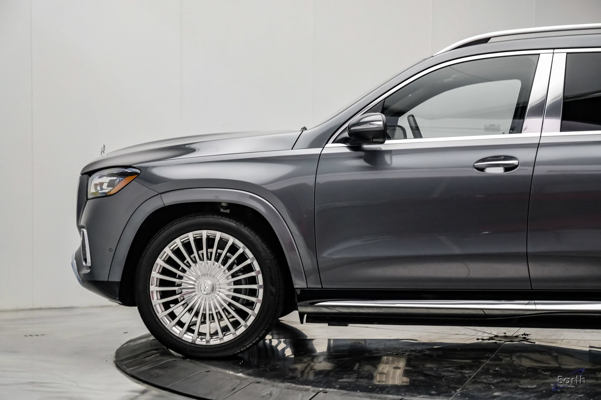 Used 2024 Mercedes-Benz Maybach GLS 600 4MATIC image 10