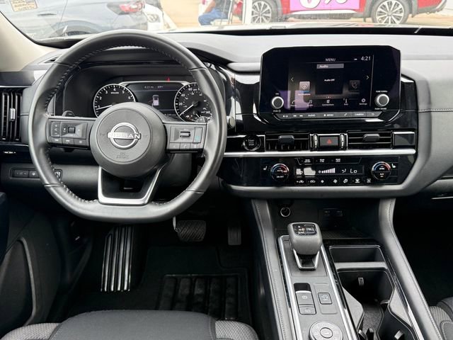 Certified 2025 Nissan Pathfinder SV AWD/4WD image 12