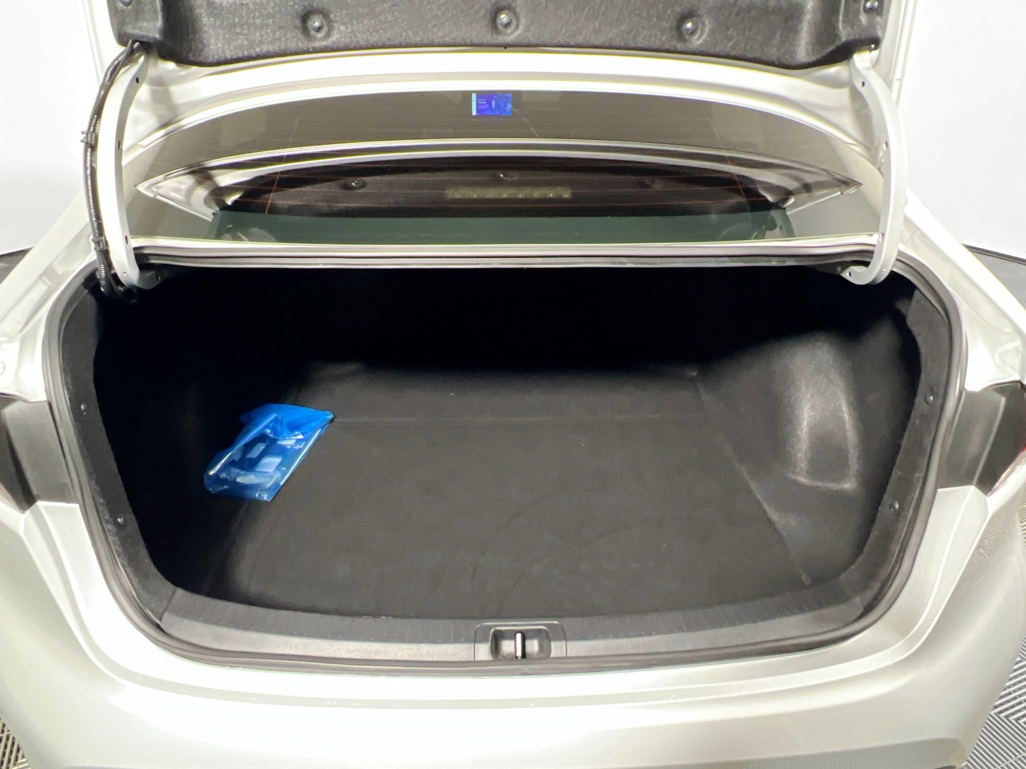 Used 2024 Toyota Corolla LE image 32