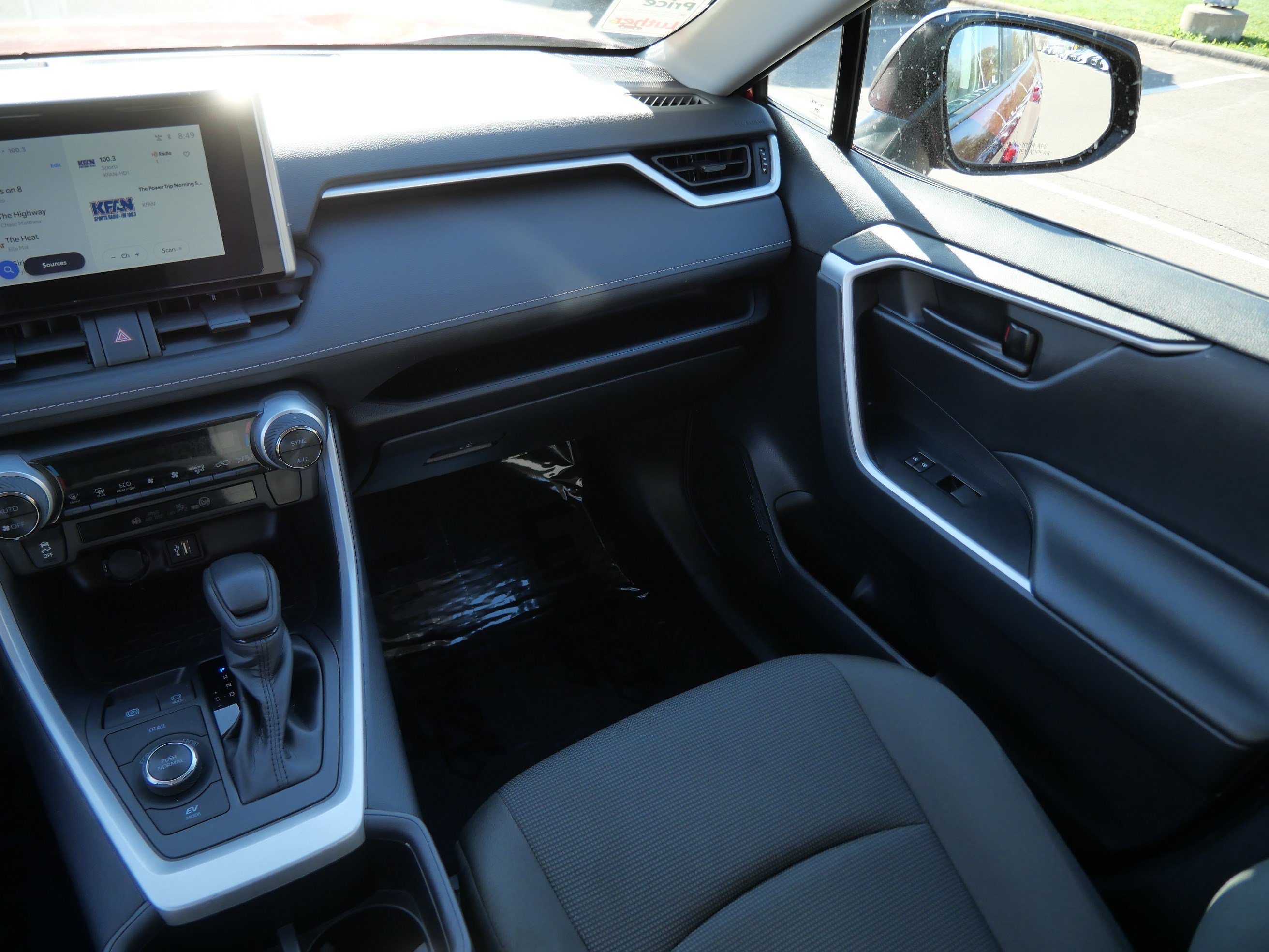 Certified 2025 Toyota RAV4 LE AWD/4WD image 12