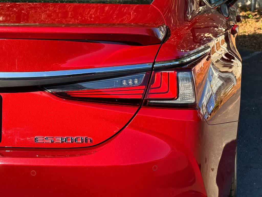 Used 2023 Lexus ES 300h w/ Premium Package FWD image 7