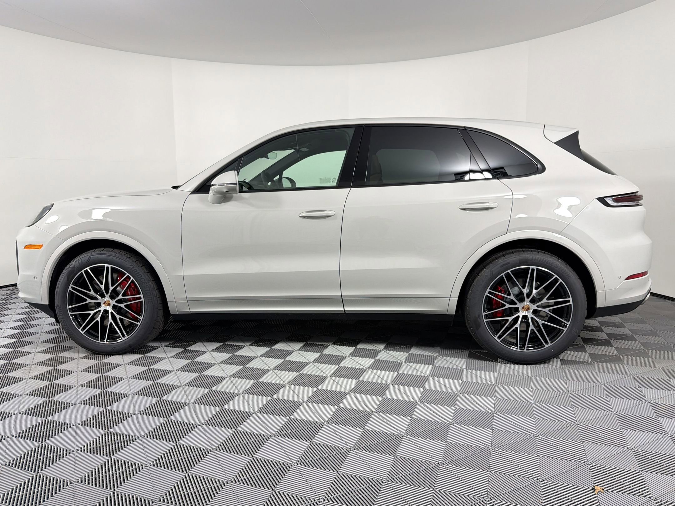New 2026 Porsche Cayenne S AWD/4WD image 2