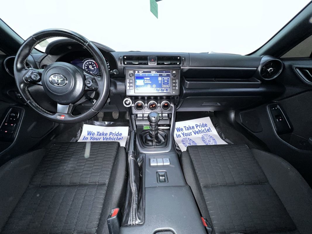 Used 2023 Toyota GR86 w/ ALL Weather Mat Package (TMS) RWD image 18