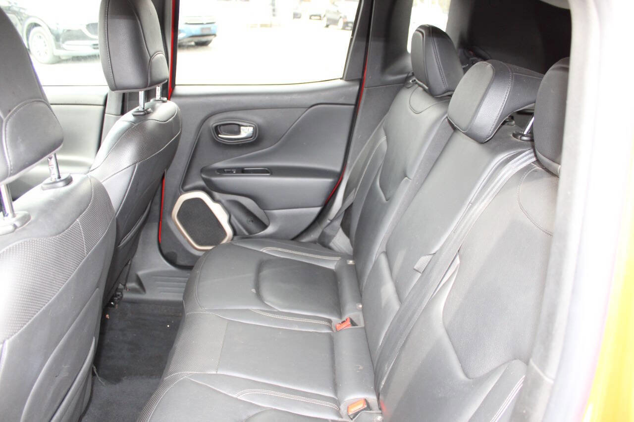 Used 2017 Jeep Renegade Limited image 19