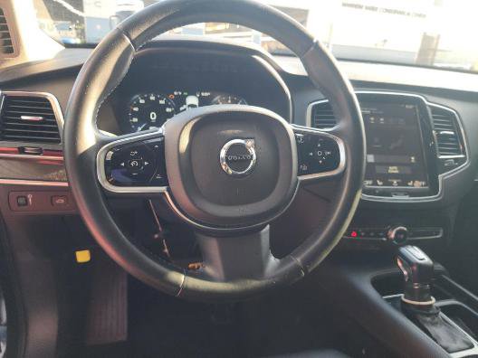Used 2016 Volvo XC90 T6 Momentum w/ Momentum Plus Package AWD/4WD image 5