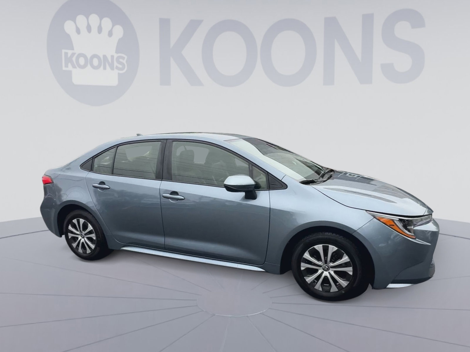 Used 2022 Toyota Corolla LE w/ Premium Interior Package FWD image 2
