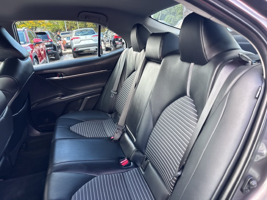 Used 2021 Toyota Camry SE AWD/4WD image 32