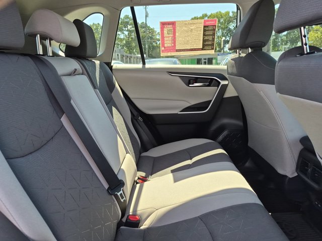 Used 2024 Toyota RAV4 XLE FWD image 20