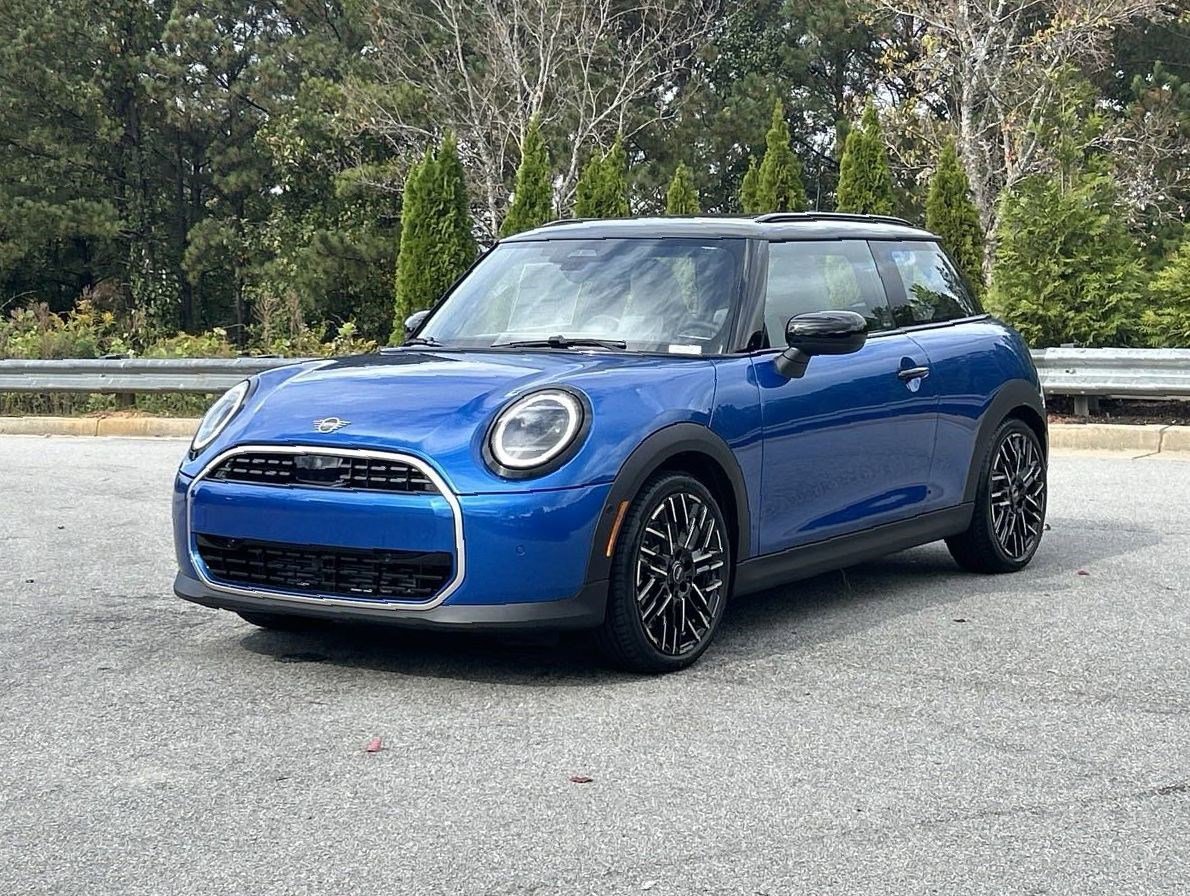 Certified 2025 MINI Cooper 2-Door Hardtop image 12