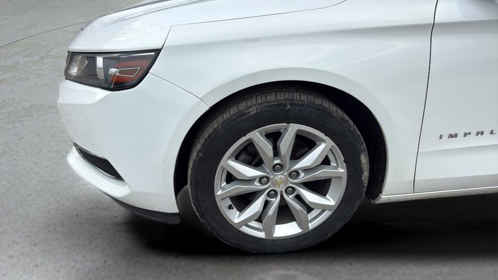 Used 2016 Chevrolet Impala LT w/ Convenience Package image 9