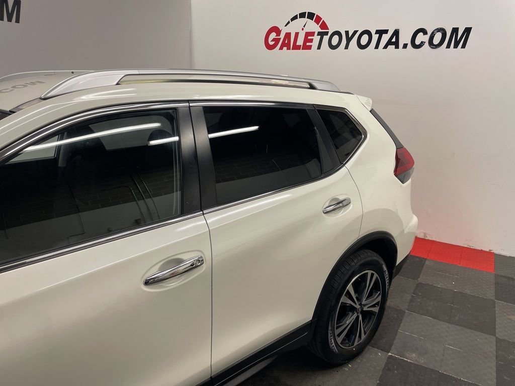 Used 2020 Nissan Rogue SV w/ Premium Package image 5