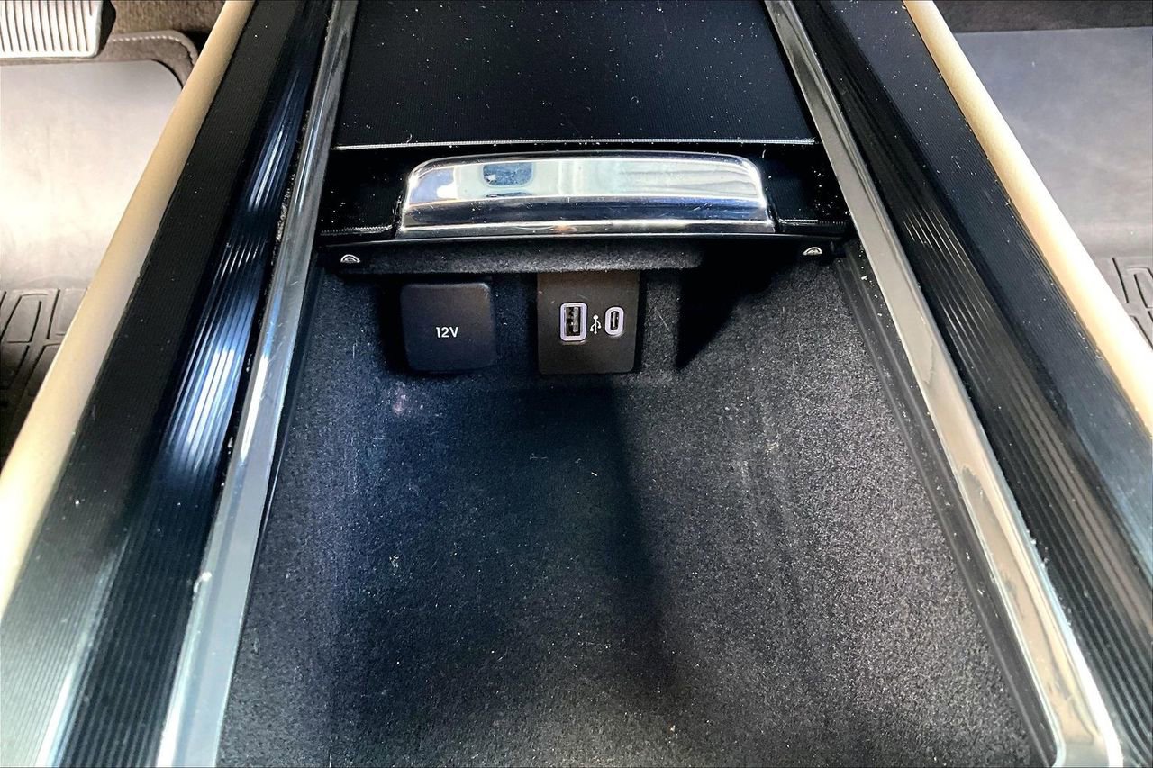 Used 2020 Lincoln Corsair Reserve image 24