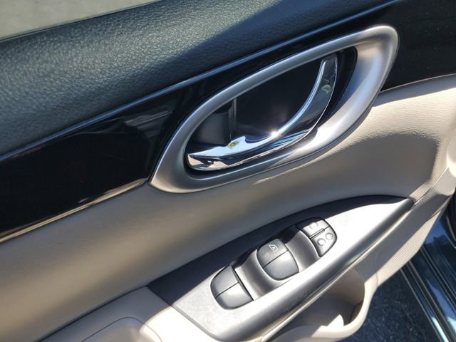 Used 2017 Nissan Sentra SL w/ SL Premium Technology Package FWD image 14