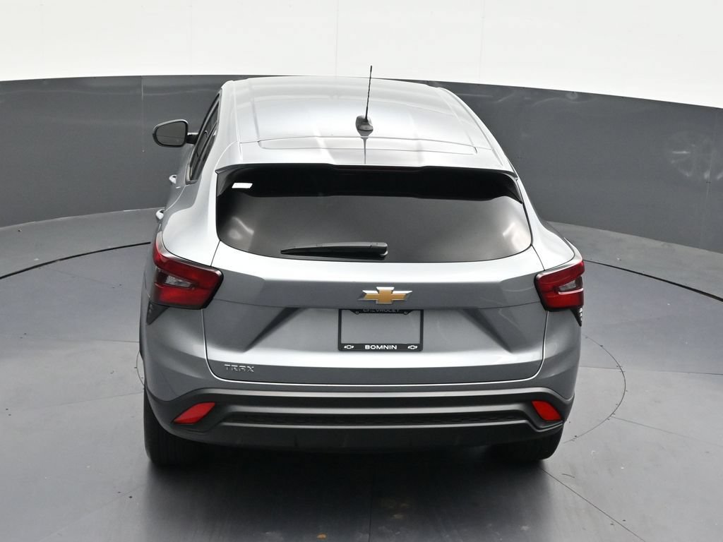 Used 2024 Chevrolet Trax LS FWD image 19