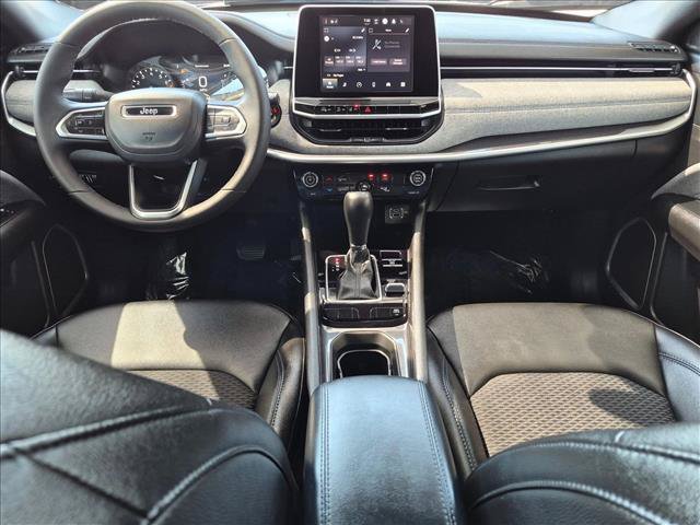 Used 2025 Jeep Compass Latitude AWD/4WD image 20