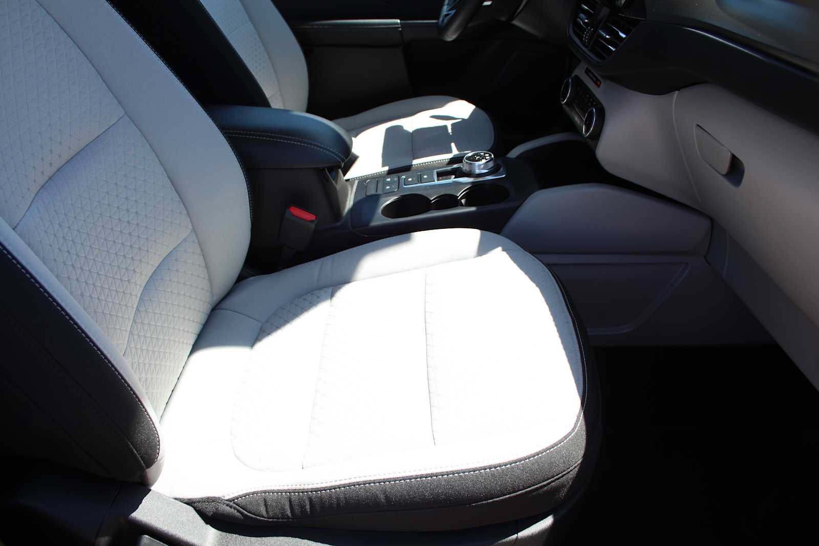 Used 2024 Ford Escape Active AWD/4WD image 18