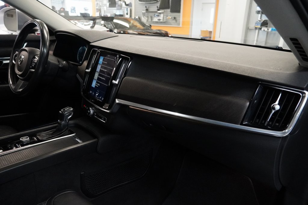 Used 2018 Volvo V90 T5 Cross Country w/ Convenience Package image 32