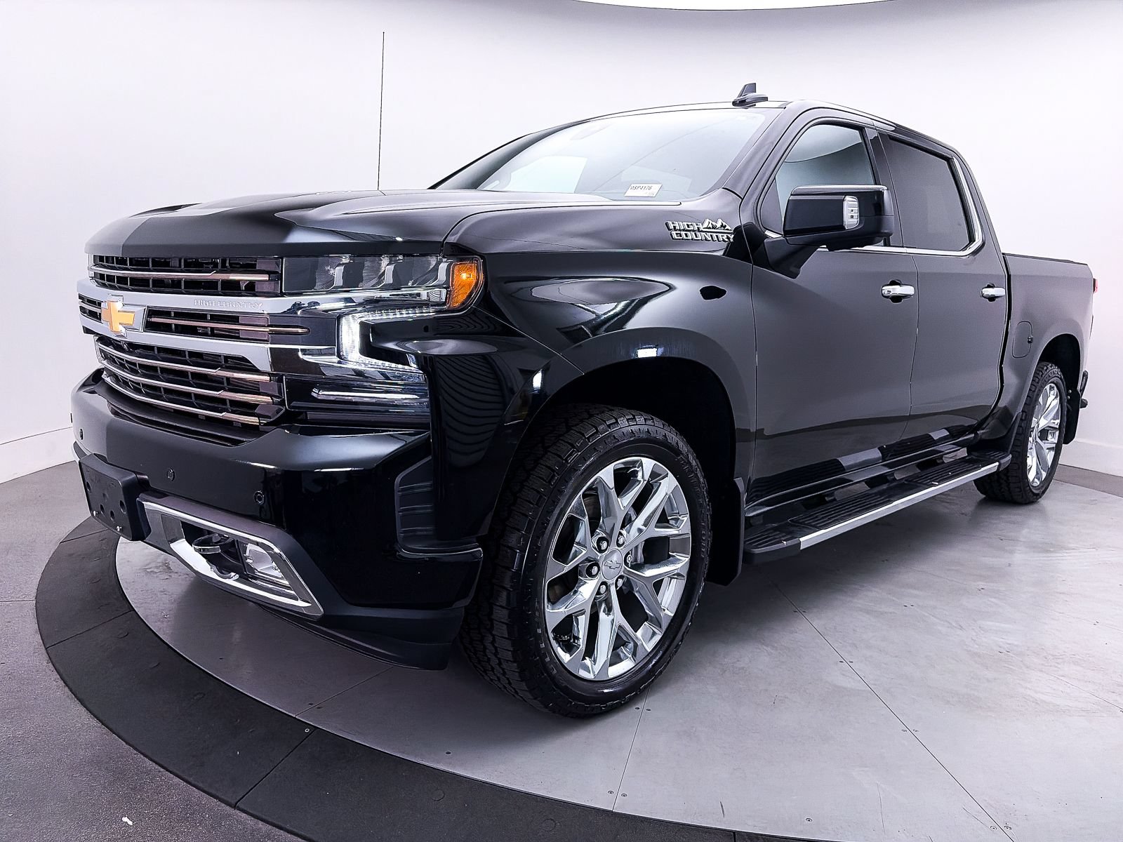 Used 2020 Chevrolet Silverado 1500 High Country w/ Technology Package AWD/4WD image 15