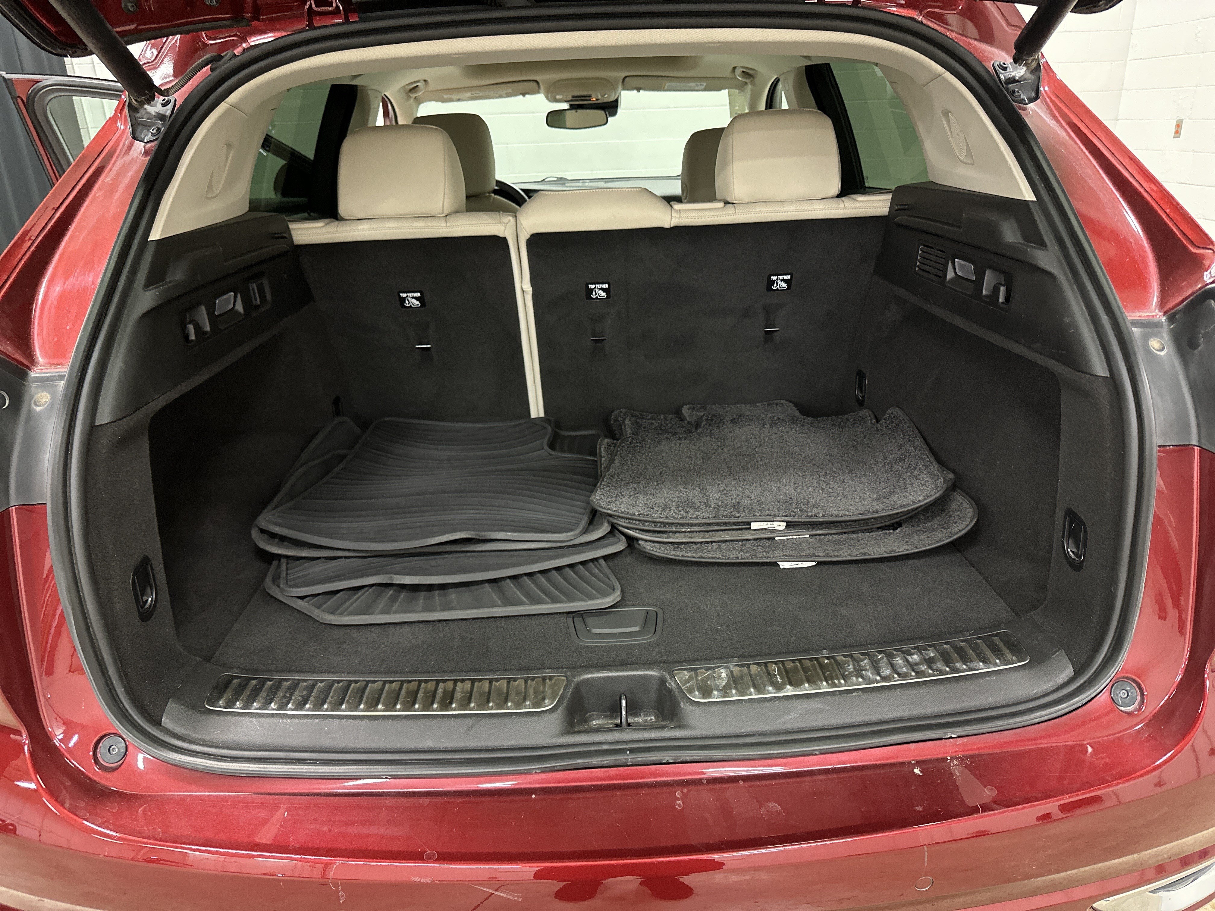 Used 2021 Buick Envision Avenir AWD/4WD image 32