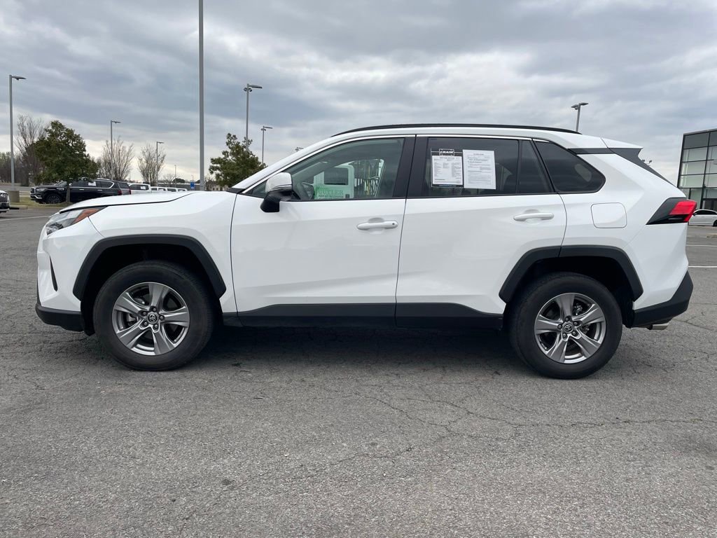 Used 2025 Toyota RAV4 XLE image 3