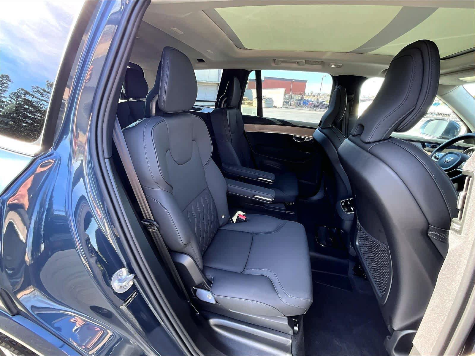 Used 2026 Volvo XC90 B6 Plus w/ Protection Package AWD/4WD image 30