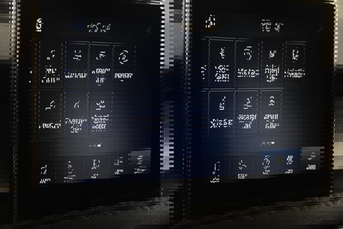 Used 2020 Lincoln Corsair FWD w/ Premium Package image 32