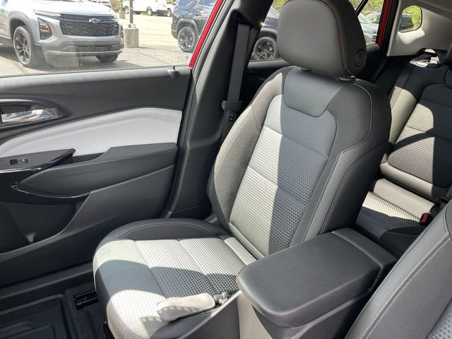 New 2026 Chevrolet Trax LT w/ Driver Confidence Package FWD image 23