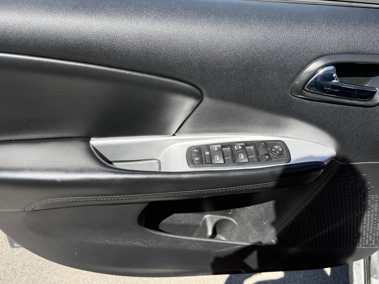 Used 2017 Dodge Journey SE image 7