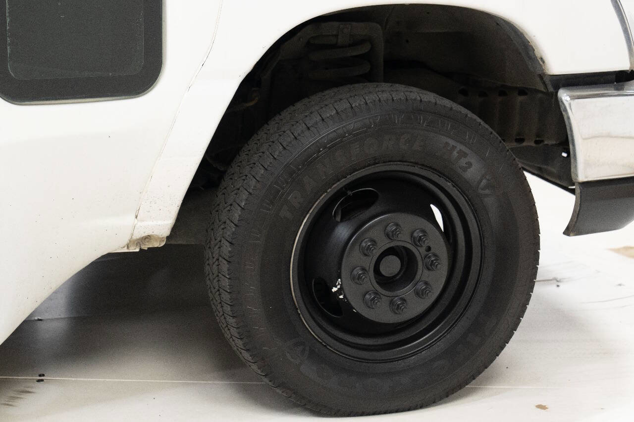 Used 2016 Ford E-350 and Econoline 350 Super Duty w/ Shuttle Bus Prep Package image 11