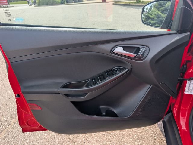 Used 2017 Ford Focus SE FWD image 9