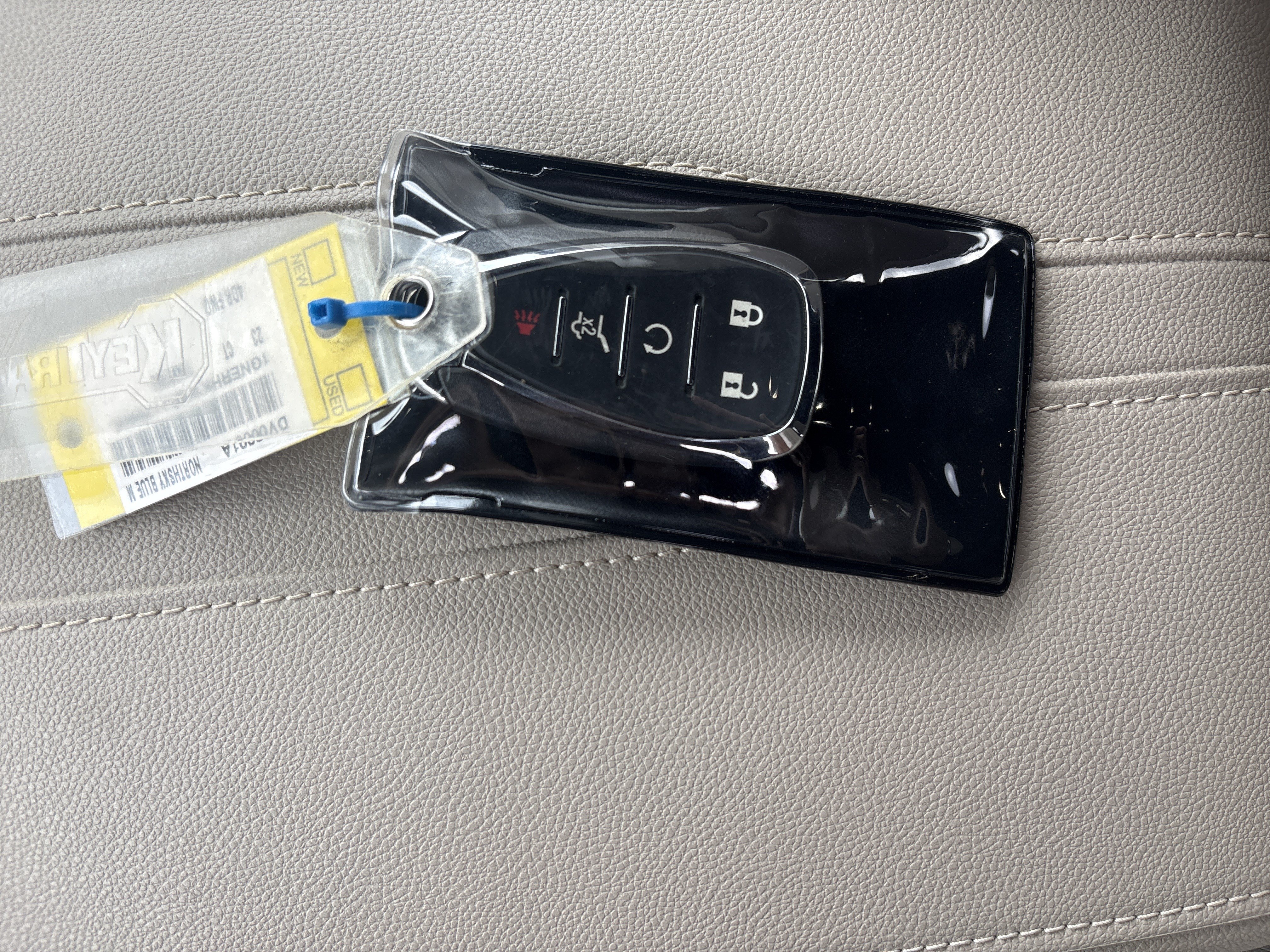 Used 2023 Chevrolet Traverse LT FWD image 35