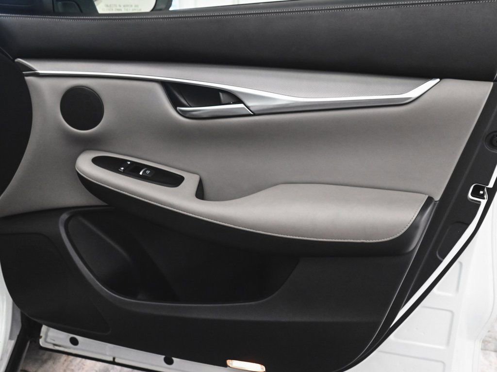 Used 2023 INFINITI QX50 Luxe image 8
