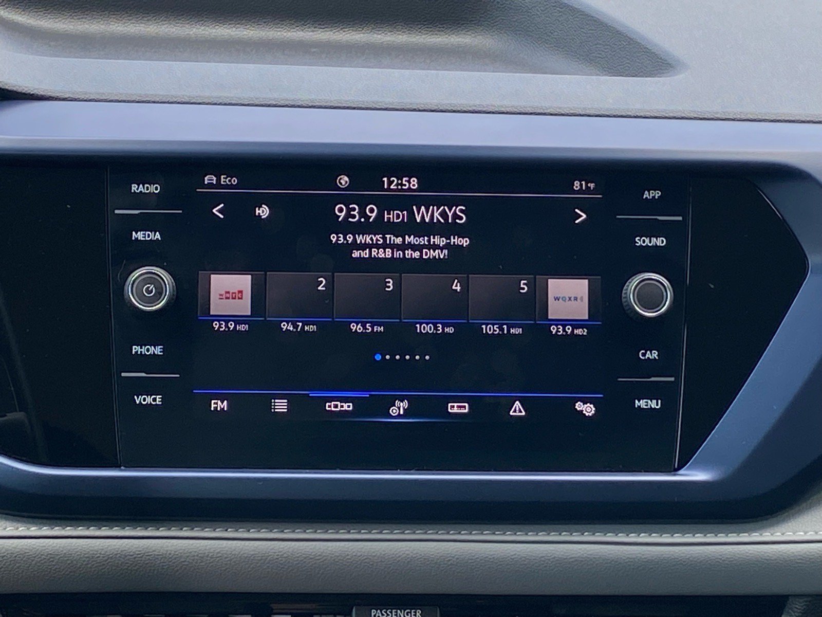 Certified 2024 Volkswagen Taos SE AWD/4WD image 9