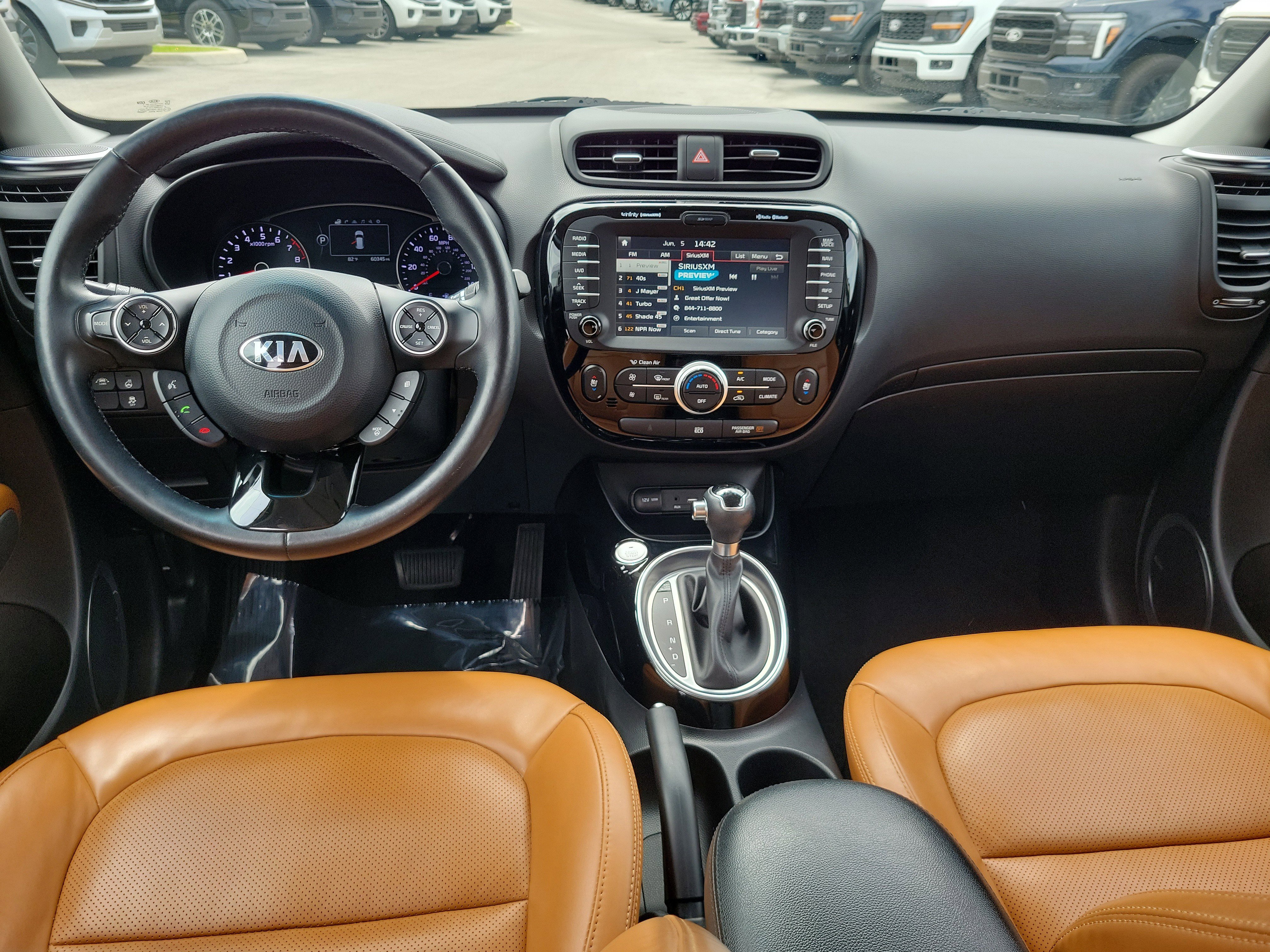 Used 2016 Kia Soul ! w/ Premium Package FWD image 14