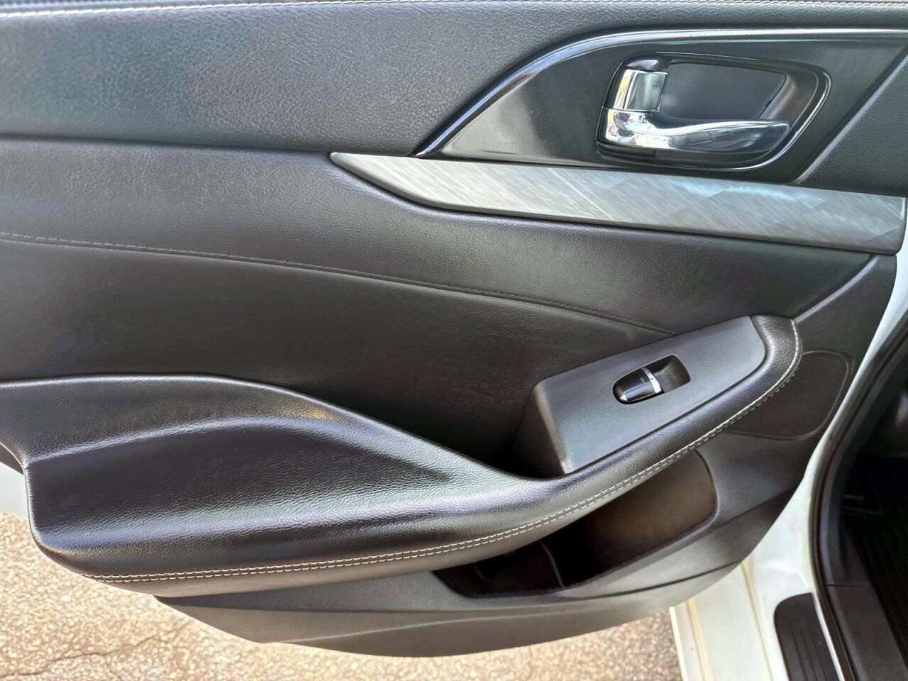 Used 2018 Nissan Maxima 3.5 SL image 10