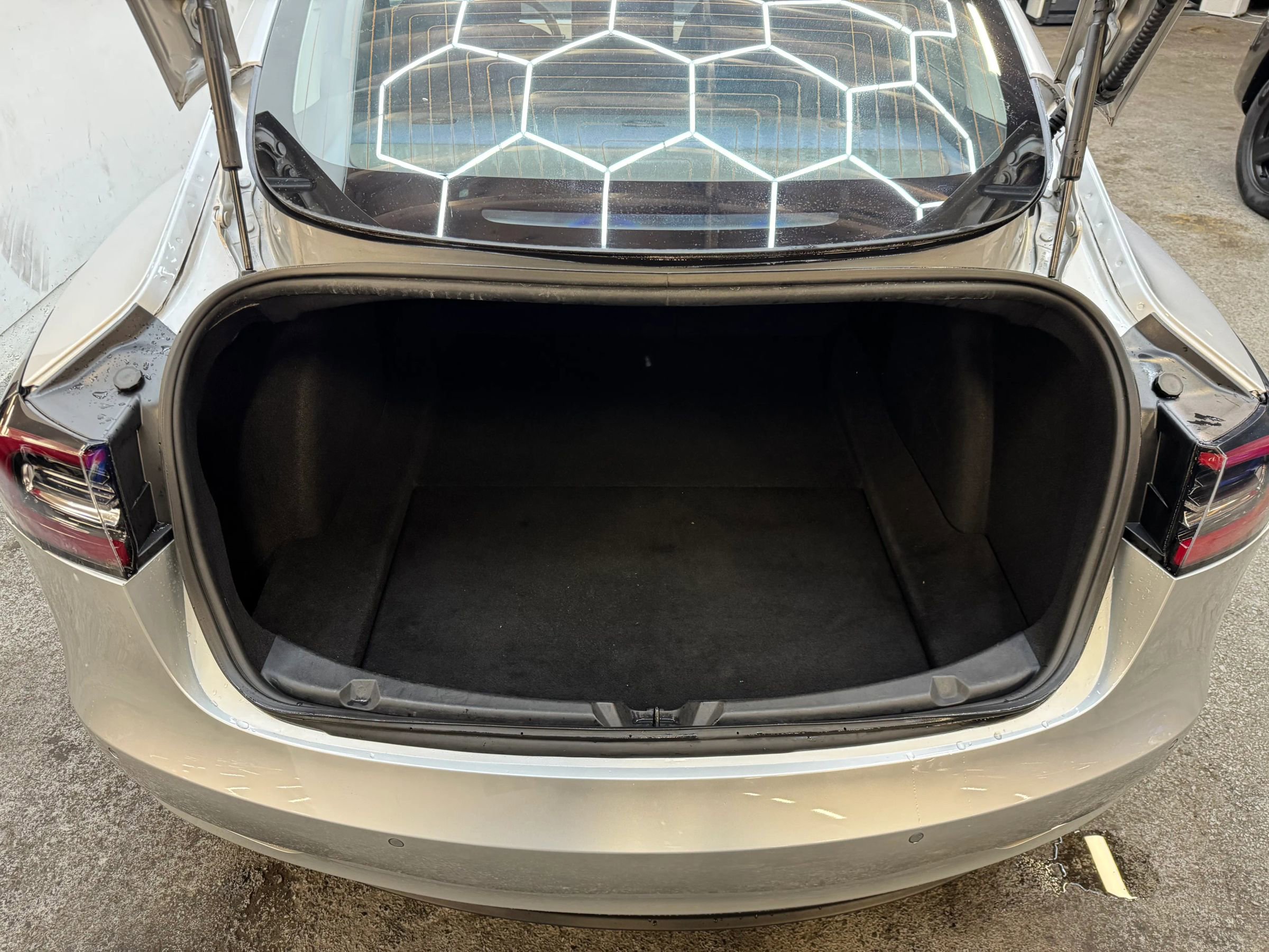 Used 2018 Tesla Model 3 Long Range image 22