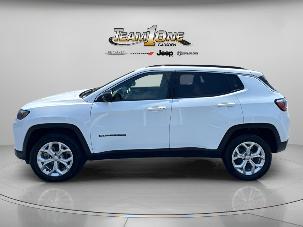 Used 2024 Jeep Compass Latitude AWD/4WD image 5