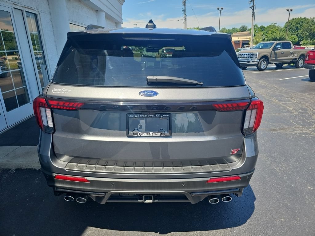 Used 2025 Ford Explorer ST AWD/4WD image 5