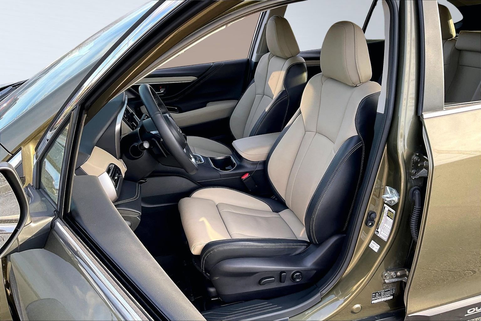 Certified 2025 Subaru Outback Limited image 26