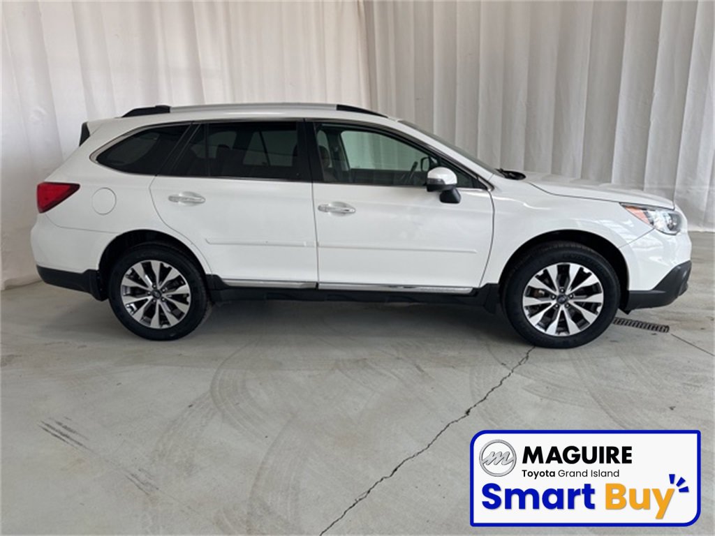 Used 2017 Subaru Outback 3.6R Touring image 2